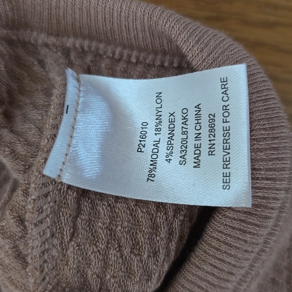 ALMOST FAMOUS BRAND WOMEN'S JUNIOR SIZE BROWN SHORT SLEEVE SUMMER TOP SIZE XL - Picture 9 of 12